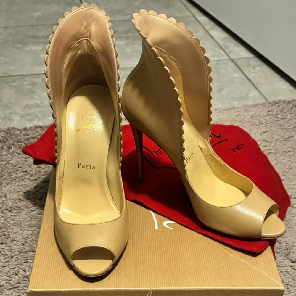 CHRISTIAN LOUBOUTIN  Pijonina 100 Booties 39.5 Nude